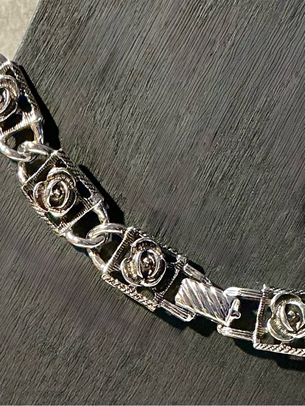 Vintage Sarah Coventry Link Bracelet Antique Rose Motif 1971 Silver Tone 7.5”